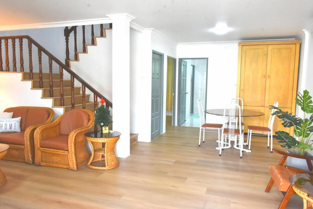 Rain Tree Homestay Bintulu Exterior foto