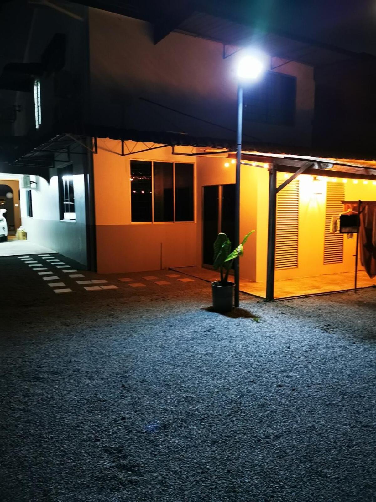 Rain Tree Homestay Bintulu Exterior foto